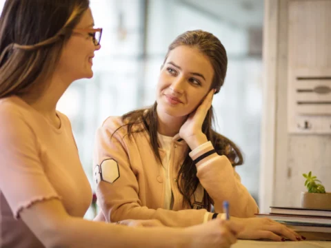 Leadership Coaching vs Mentoring: 5 Key Differences